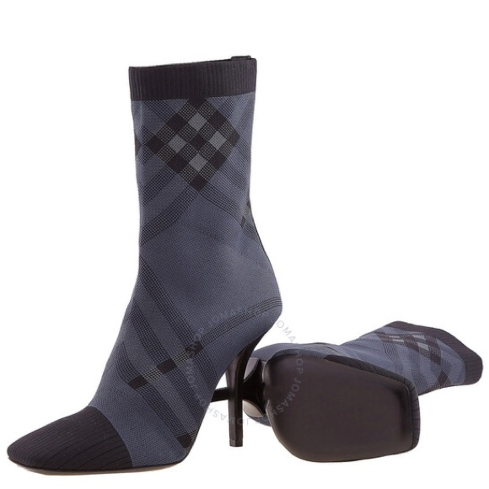 authentic Burberry dolman, booties in grey size 39.5 - Picture 9 of 9
